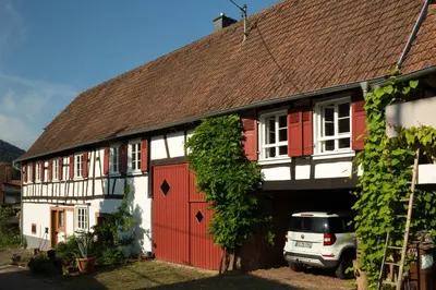 Das Gebäude in dem sich die Ferienwohnung befindet