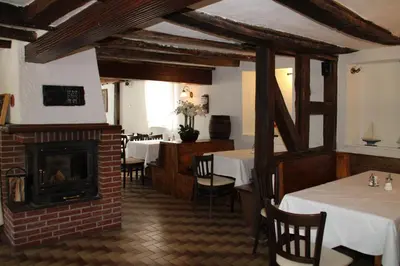 Ein Restaurant oder anderes Speiselokal in der Unterkunft Hotel-Gasthof zum Ritter