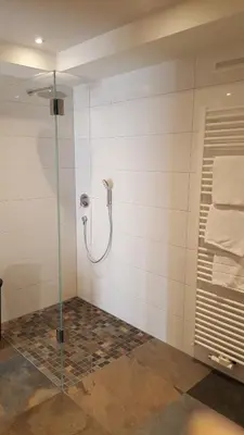 Ein Badezimmer in der Unterkunft Landhotel Battenheimer Hof