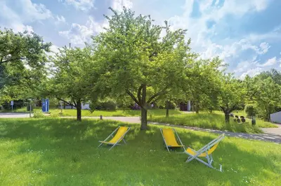 Ein Garten an der Unterkunft Hohenwart Forum
