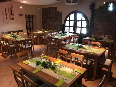 Ein Restaurant oder anderes Speiselokal in der Unterkunft Ferienweingut Peter Stübinger