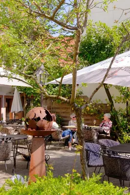 Ein Garten an der Unterkunft Hotel St.Martiner Castell