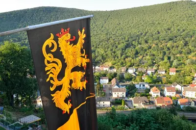 Ein allgemeiner Bergblick oder ein Berglick von der Ferienwohnung aus