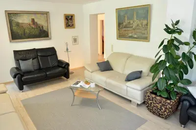 Ein Sitzbereich in der Unterkunft Ferienwohnung Uhuherz