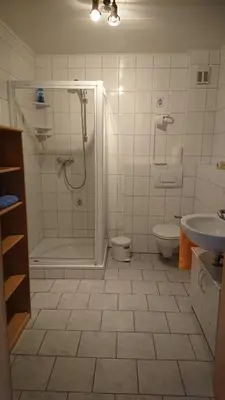 Ein Badezimmer in der Unterkunft Gasthaus zum Löwen
