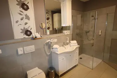 Ein Badezimmer in der Unterkunft Hotel Deutscher Hof