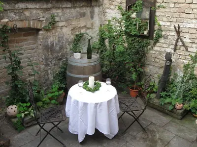 Ein Garten an der Unterkunft Zwischen-Rhein-und-Reben, zentral, barrierefrei