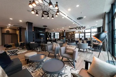 Ein Sitzbereich in der Unterkunft HARBR Hotel Heilbronn, a member of Radisson Individuals