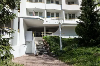 Das Gebäude in dem sich die Ferienwohnung befindet