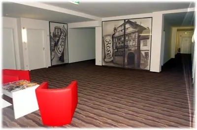 Ein Sitzbereich in der Unterkunft Brau Art Hotel