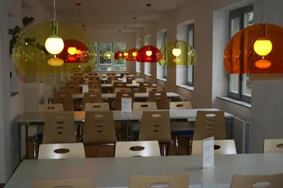 Ein Restaurant oder anderes Speiselokal in der Unterkunft DJH Jugendherberge Mannheim International