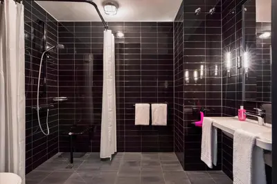 Ein Badezimmer in der Unterkunft Moxy Darmstadt