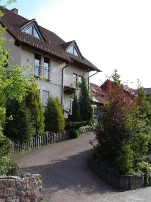 Das Gebäude in dem sich die Ferienwohnung befindet