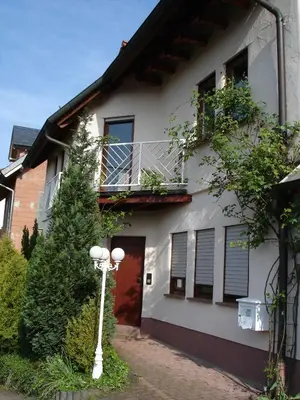 Das Gebäude in dem sich die Ferienwohnung befindet