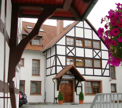 Das Gebäude in dem sich das Hotel befindet