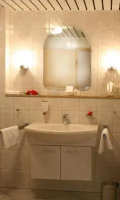 Ein Badezimmer in der Unterkunft Hotel Dernbachtal