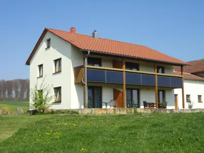 Das Gebäude in dem sich die Ferienwohnung befindet
