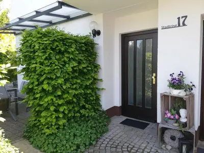 Ein Garten an der Unterkunft Annettes Ferienwohnung