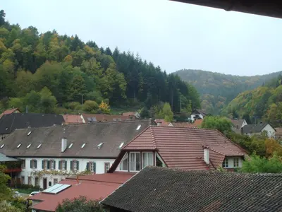Ein allgemeiner Bergblick oder ein Berglick von der Ferienwohnung aus