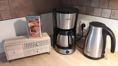 Kaffee-/Teezubehör in der Unterkunft Pfalz-Apartment Mein Chalet - Einzigartig in Großkarlbach