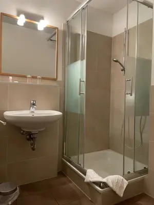 Ein Badezimmer in der Unterkunft Weingärtner Appartements