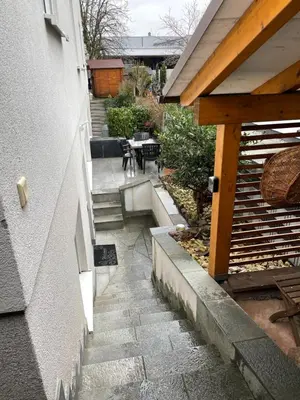 Das Gebäude in dem sich die Ferienwohnung befindet