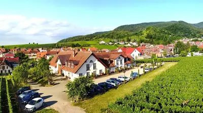 Ein allgemeiner Bergblick oder ein Berglick von des Hotels aus
