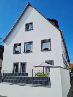 Das Gebäude in dem sich die Ferienwohnung befindet