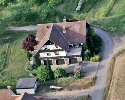 Das Gebäude in dem sich die Ferienwohnung befindet