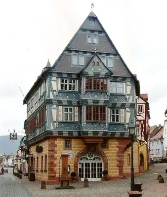Das Gebäude in dem sich das Hotel befindet
