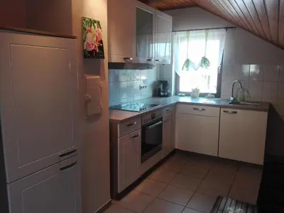 Küche/Küchenzeile in der Unterkunft Obere Ferienwohnung Asshoff zwischen Odenwald, Taubertal und Bauland