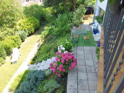 Ein Garten an der Unterkunft Dom y Ziel