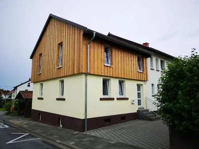 Das Gebäude in dem sich die Ferienwohnung befindet