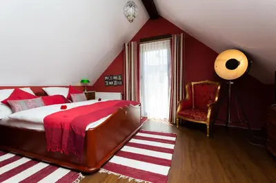 Ein Bett oder Betten in einem Zimmer der Unterkunft VILLA CANTARE