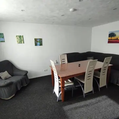 Ein Sitzbereich in der Unterkunft Klimatisiertes Ferienhaus am Bauleuteweg 25