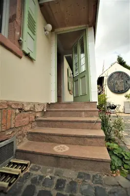 Das Gebäude in dem sich die Ferienwohnung befindet