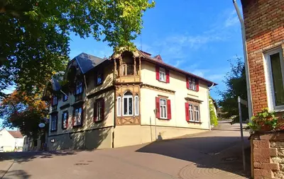 Das Gebäude in dem sich das Bed & Breakfast befindet