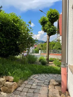 Ein Garten an der Unterkunft Ferienwohnung Wanderlust