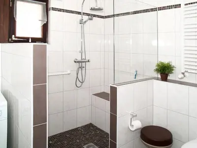 Ein Badezimmer in der Unterkunft Ferienwohnung keine Monteurvermietung Nähe Heidelberg Hockenheim BDS Anlage