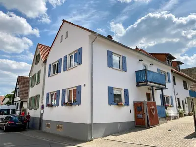Das Gebäude in dem sich die Ferienwohnung befindet