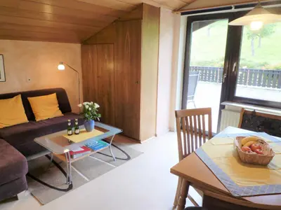 Ein Sitzbereich in der Unterkunft Ferienwohnungen Haus Fernblick