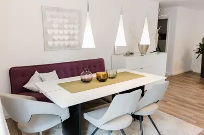 Ein Sitzbereich in der Unterkunft Brehm Living