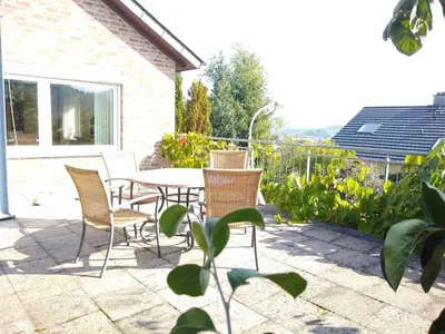Ein Garten an der Unterkunft Burgblick-Fewo Töpfer