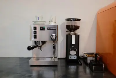 Kaffee-/Teezubehör in der Unterkunft Klimatisiertes Loft im Herzen von Deidesheim