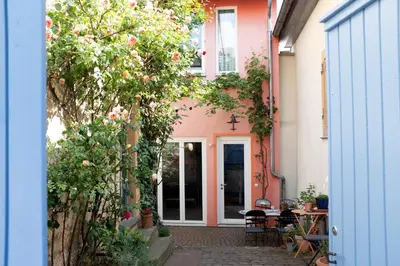 Das Gebäude in dem sich die Ferienwohnung befindet