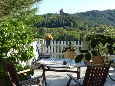 Ein allgemeiner Bergblick oder ein Berglick von der Ferienwohnung aus
