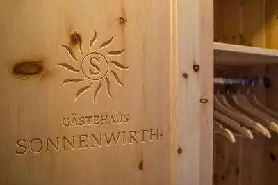 Ein Zertifikat, Auszeichnung, Logo oder anderes Dokument, das in der Unterkunft Gästehaus Sonnenwirth ausgestellt ist