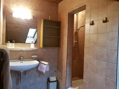 Ein Badezimmer in der Unterkunft Haus Talblick