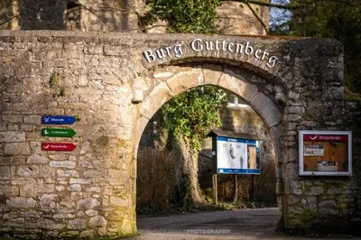 Ein Zertifikat, Auszeichnung, Logo oder anderes Dokument, das in der Unterkunft Wohnen auf der Ritterburg ausgestellt ist