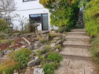 Ein Garten an der Unterkunft Ferienwohnung Urlaub im Kraichgau